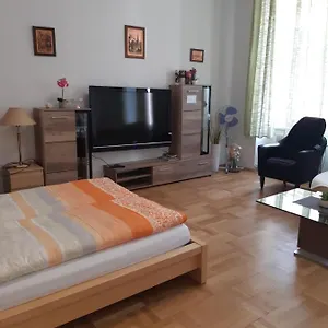 Apartment Schloessel 26/16, Vienna