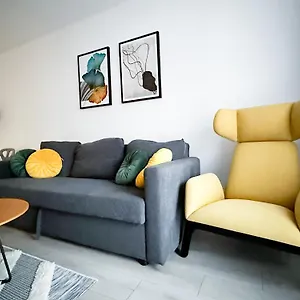 https://apt-inside-solec-ii.warsawhotelspoland.com